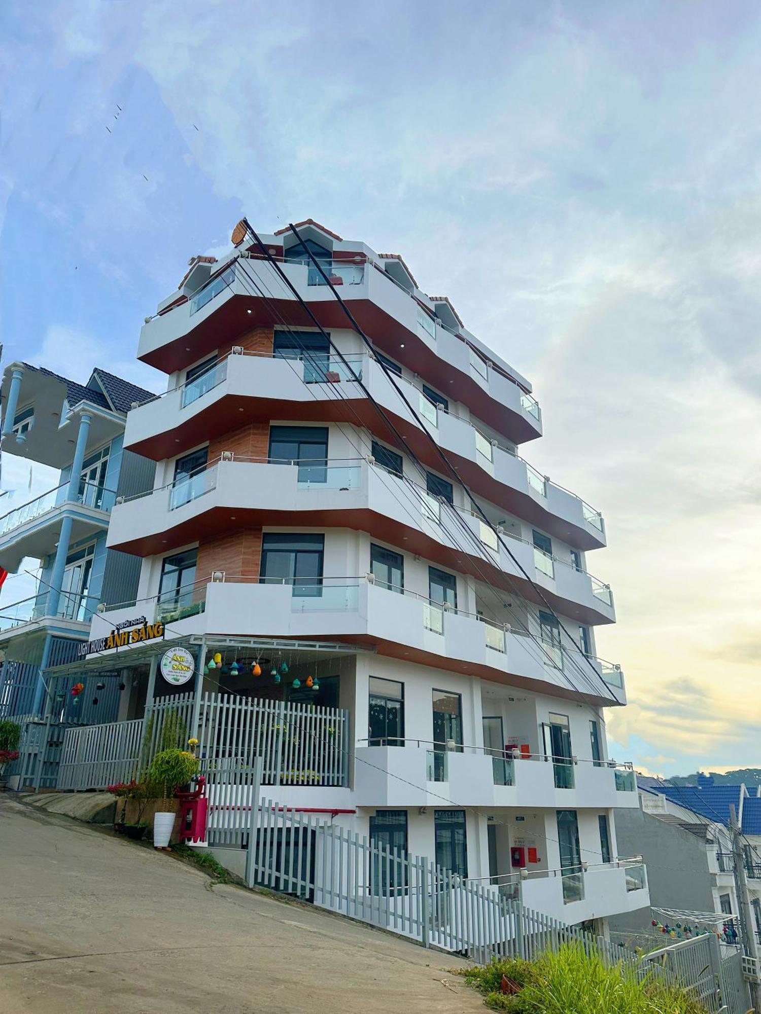 Hotel Khach San Anh Sang - Light House Dalat Exteriér fotografie