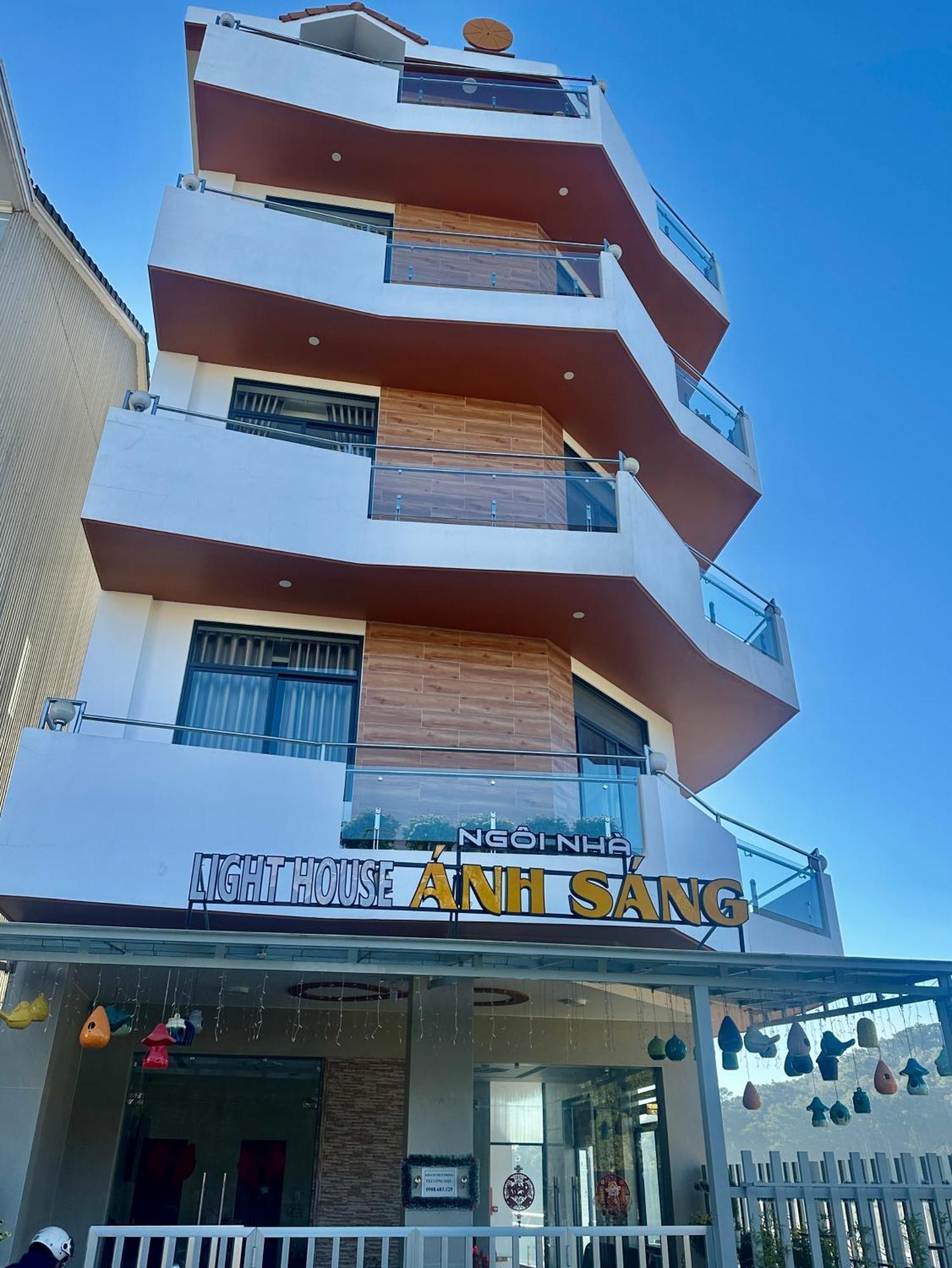 Hotel Khach San Anh Sang - Light House Dalat Exteriér fotografie
